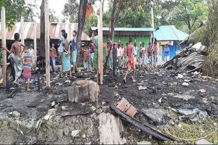 মিরসরাইয়ে আগুনে পুড়ে ছাই ২ ব্যবসা প্রতিষ্ঠান 